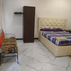 Проживание в семье Living, Негомбо